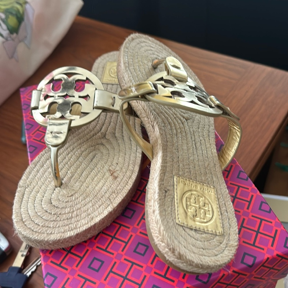 BNWT Tory Burch Miller Espadrille Mirror Metallic Sandal